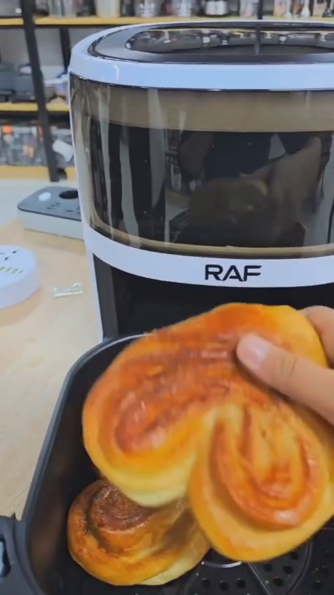 Air fryer (RAF)